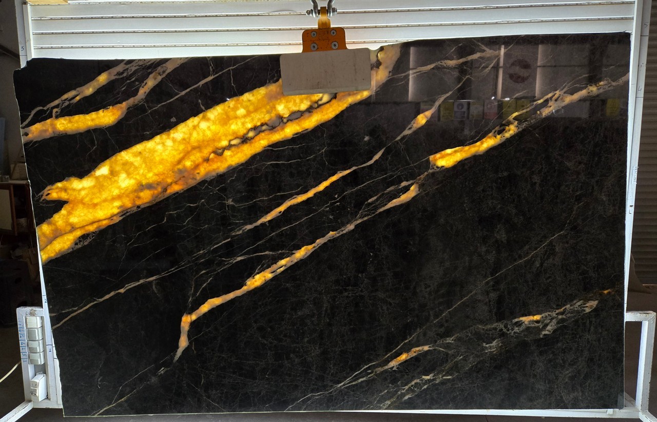 Mont Black Marble