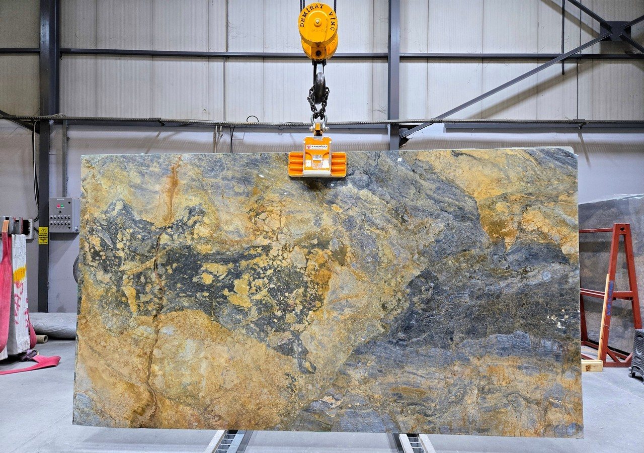 Aura Gold Marble slab 1