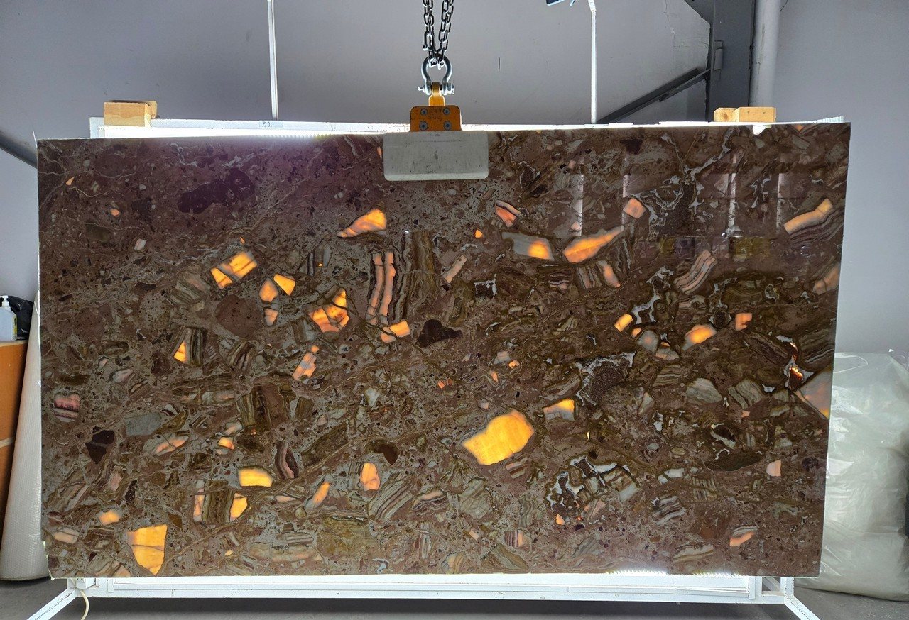 Pebble Symphony Onyx slab 1